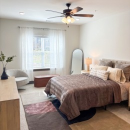bedroom with bed and ceiling fan